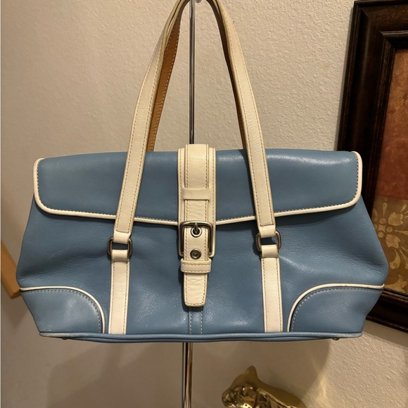 CoachBlueLeatherSatchelwithwhite LeatherTrim.NeedsCleaning.Hasa FewScratches.GUC - Picture 1 of 7